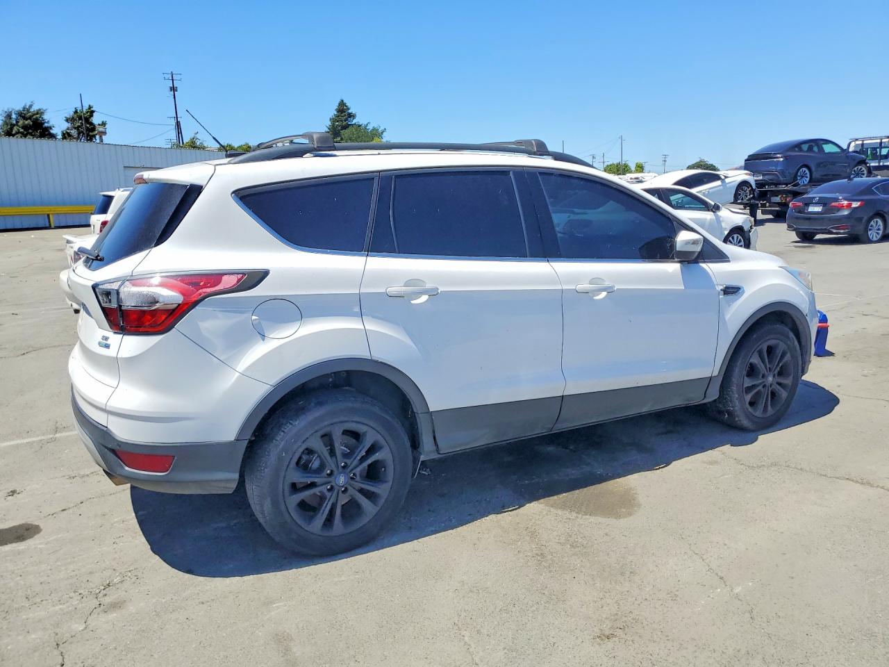 2017 Ford Escape Se White vin: 1FMCU9GD6HUB45915