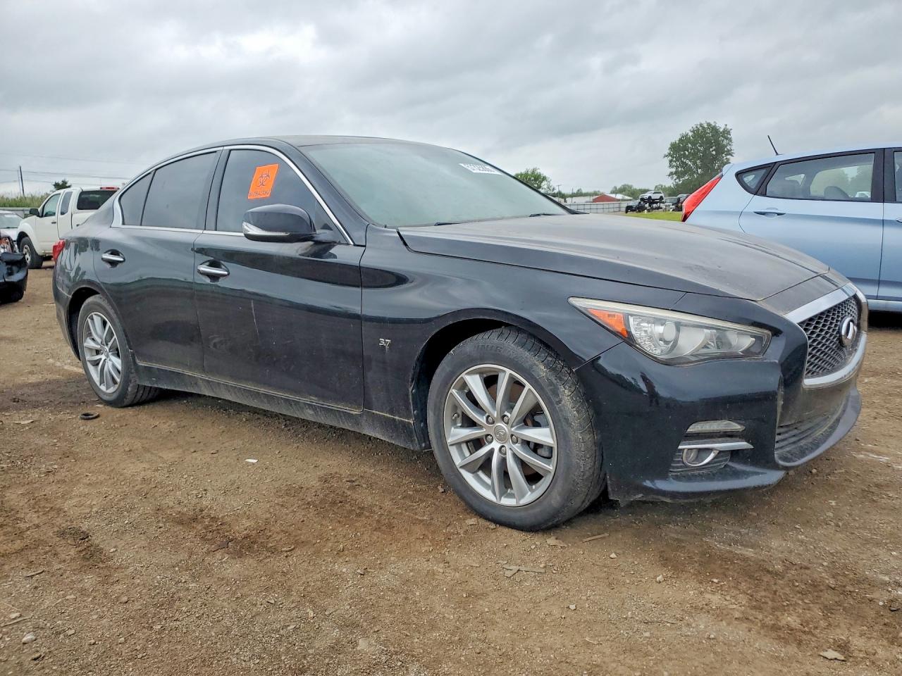 2015 Infiniti Q50 Premium Black vin: JN1BV7ARXFM392702