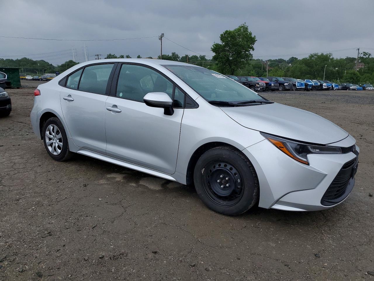 2025 Toyota Corolla Le Silver vin: 5YFB4MDEXSP277841