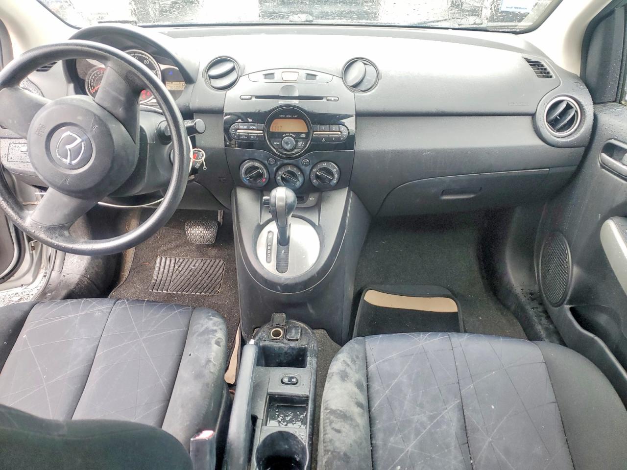 2014 Mazda Mazda2 Sport Серебряный vin: JM1DE1KZ1E0176695