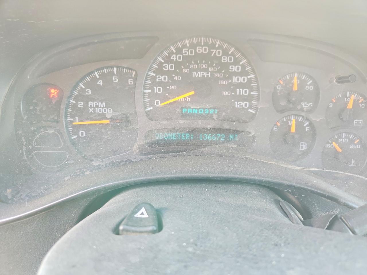 2003 Chevrolet Silverado C2500 Heavy Duty White vin: 1GCHC29UX3E274440