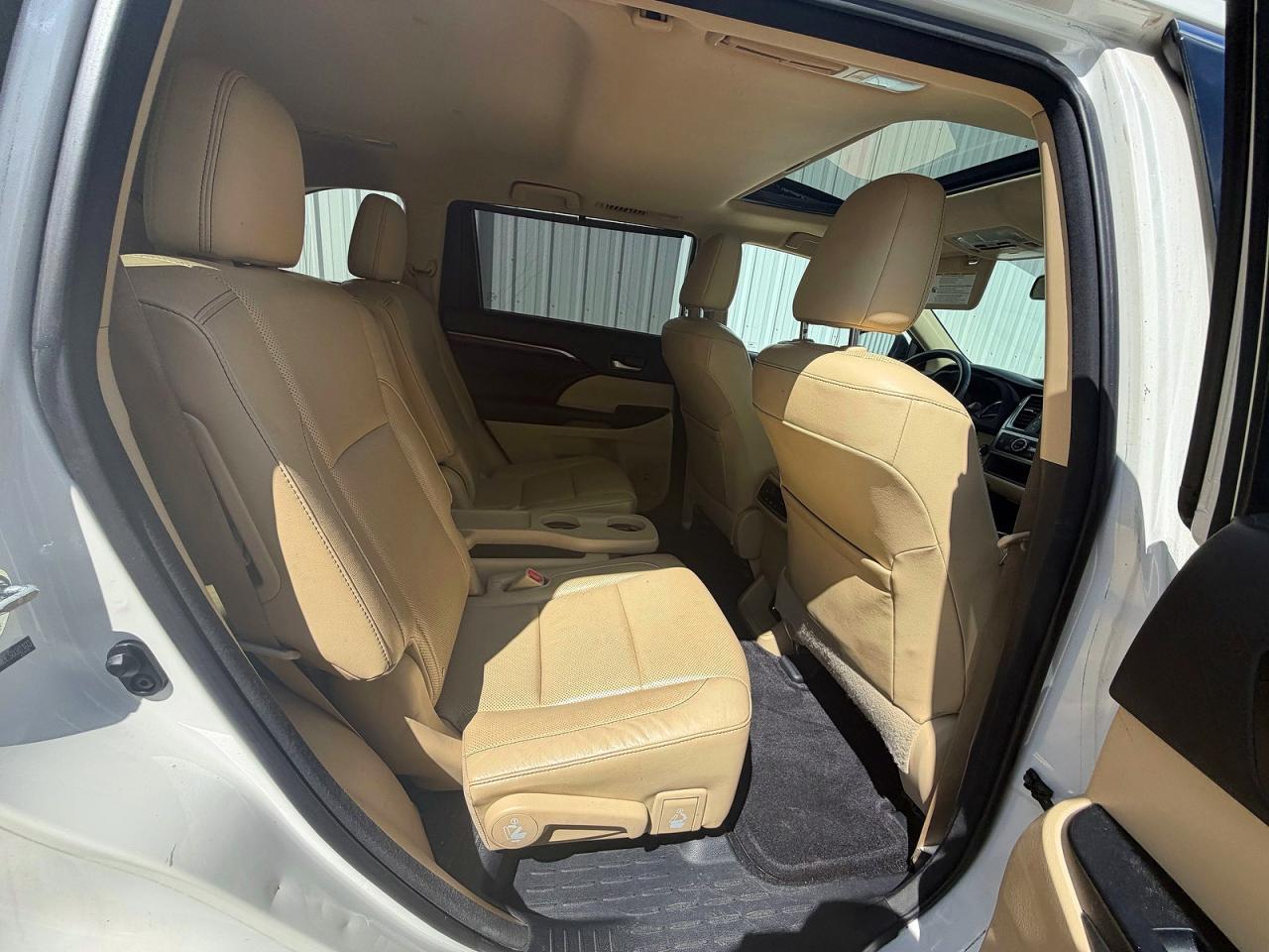 2014 Toyota Highlander Limited White vin: 5TDYKRFH0ES030103