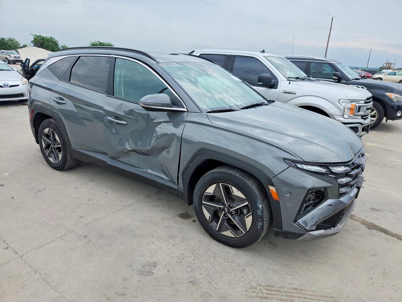 2025 Hyundai Tucson Sel Gray vin: 5NMJC3DE6SH595037