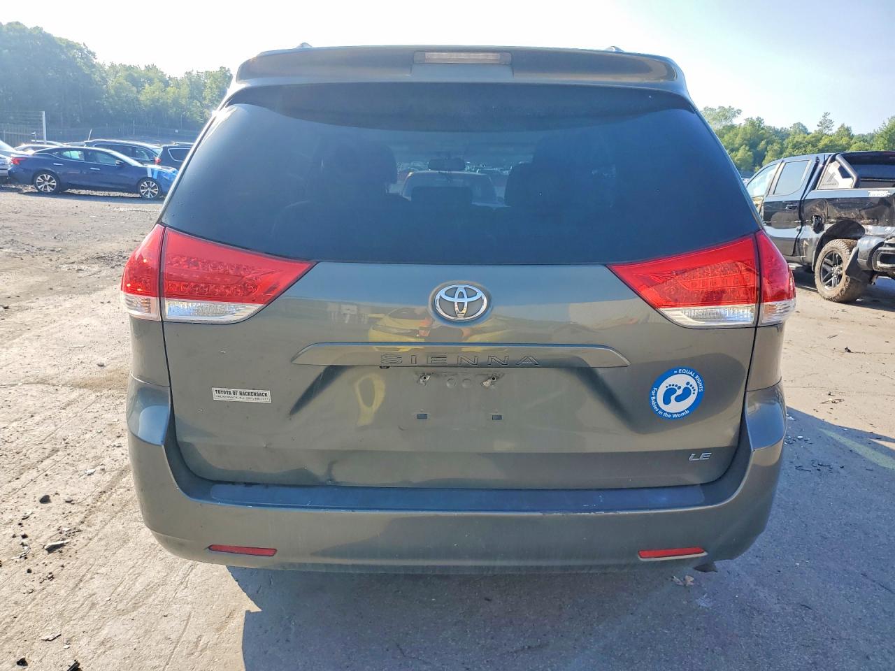 2012 Toyota Sienna Le Серый vin: 5TDKK3DC3CS186739