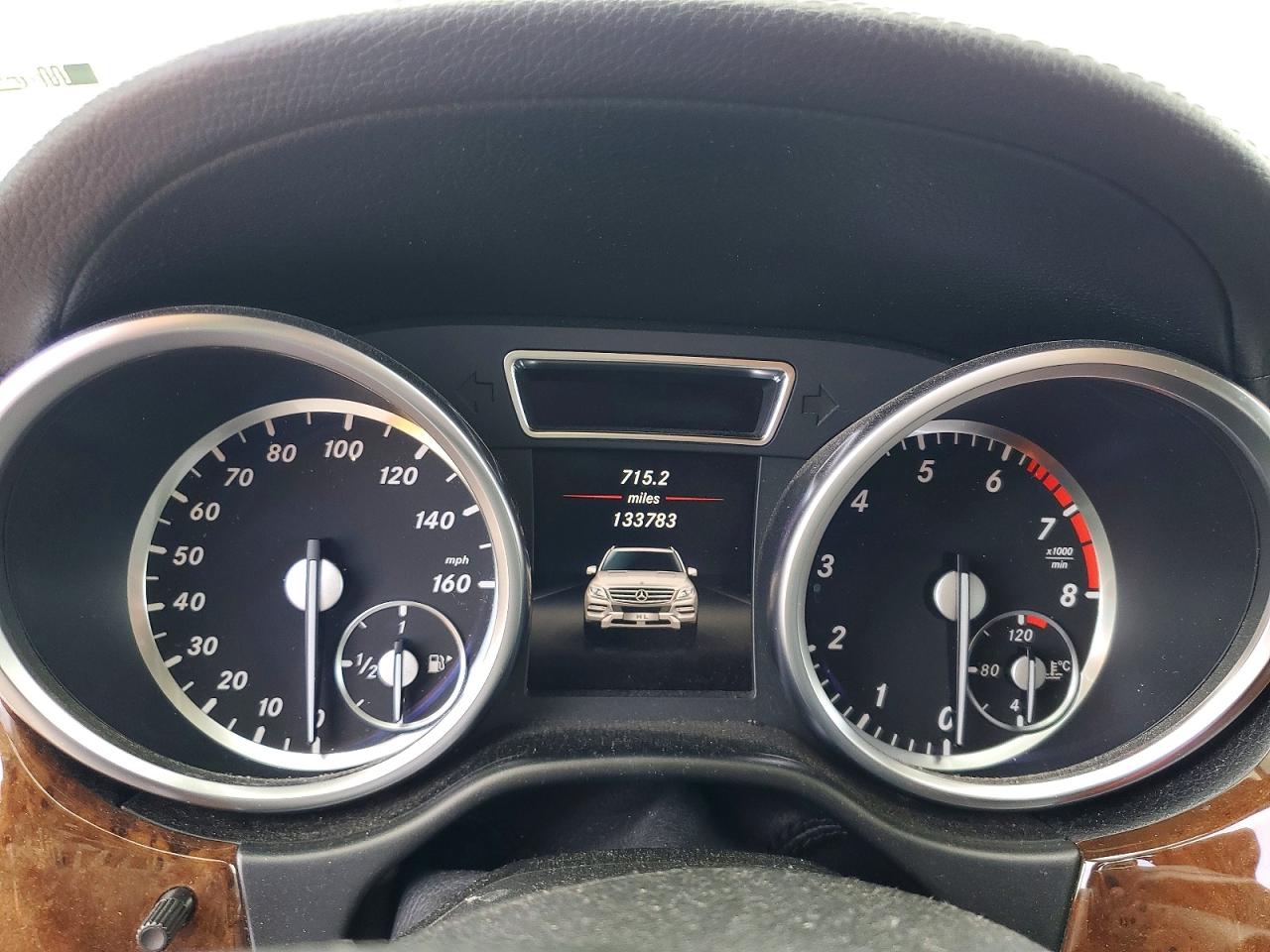 2014 Mercedes-benz Ml 550 4matic White vin: 4JGDA7DB3EA374862