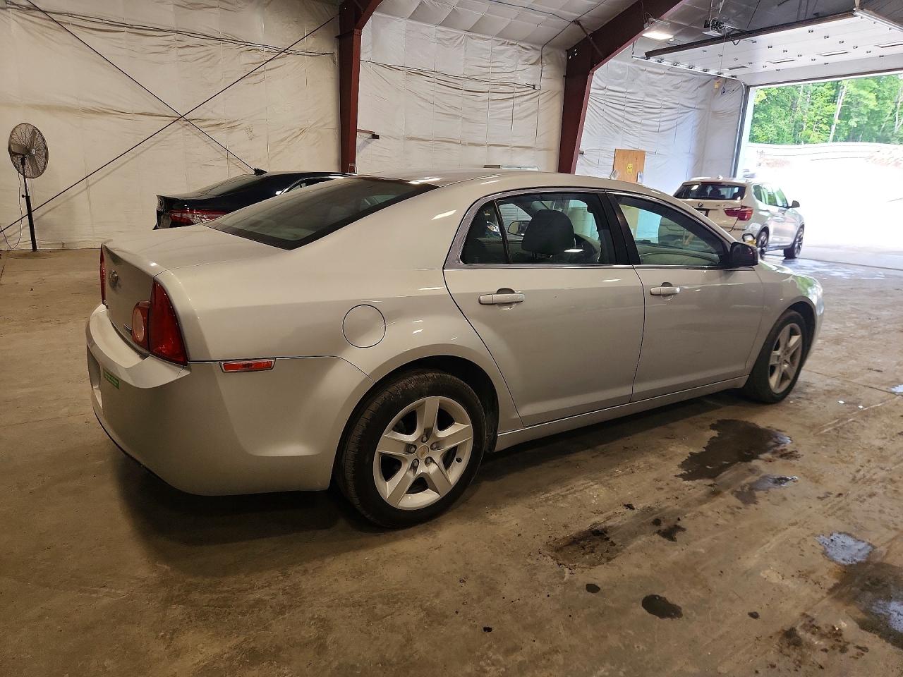 2011 Chevrolet Malibu Ls Silver vin: 1G1ZA5EU3BF340748
