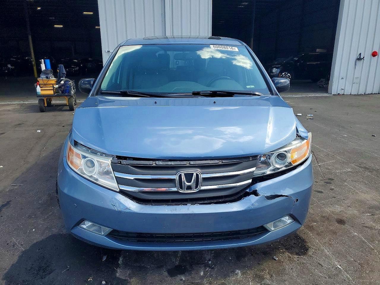 2013 Honda Odyssey Touring Blue vin: 5FNRL5H91DB004483