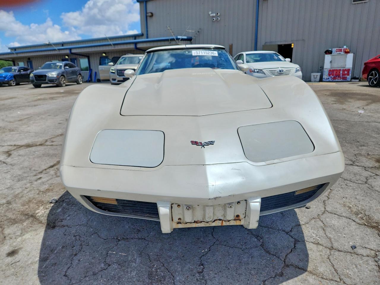 1977 Chevrolet Corvette White vin: 1Z37L7S438496
