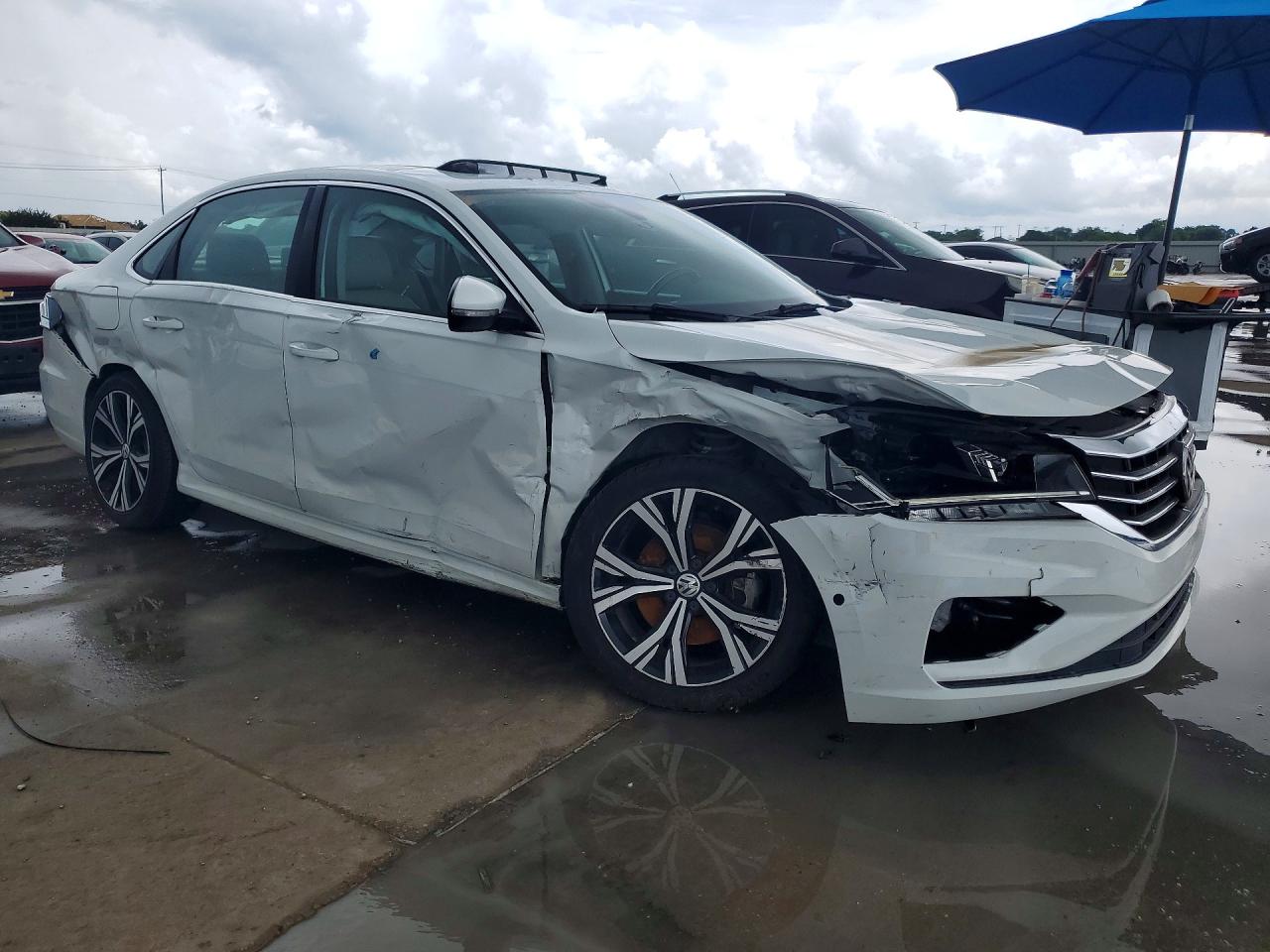 2020 Volkswagen Passat Sel Белый vin: 1VWCA7A34LC002474