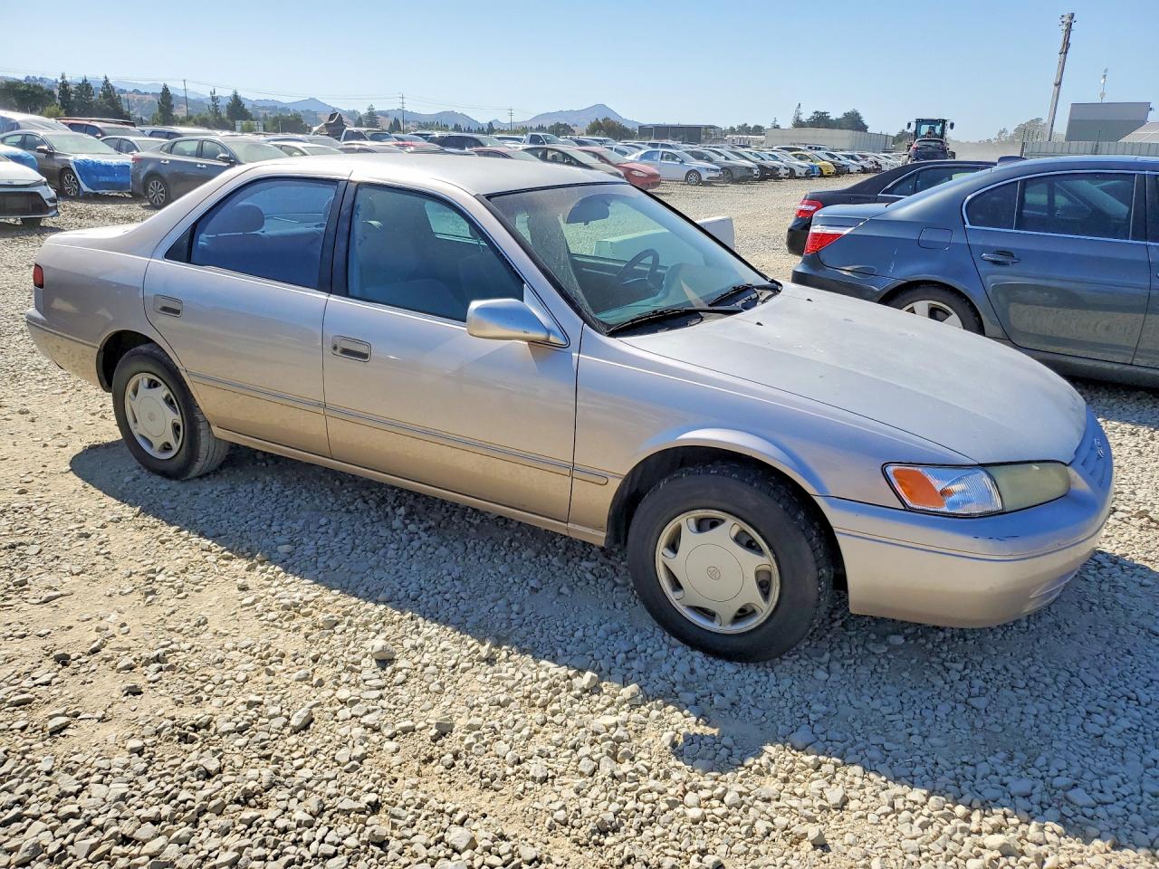 1999 Toyota Camry Ce Желто-коричневый vin: 4T1BG22K0XU444959