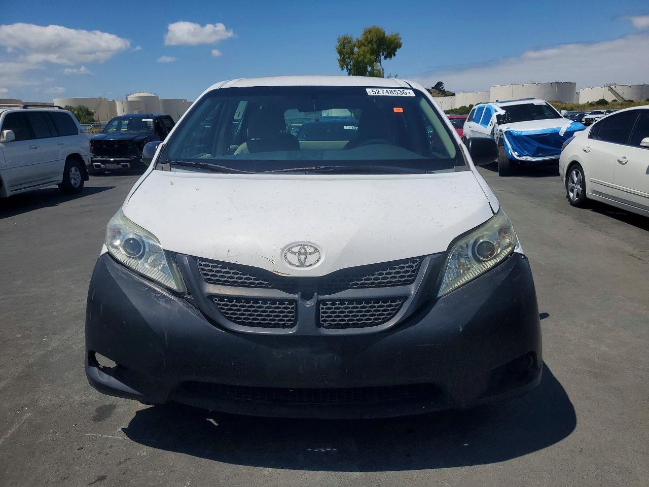 2013 Toyota Sienna L 7-passenger White vin: 5TDZK3DC9DS323411