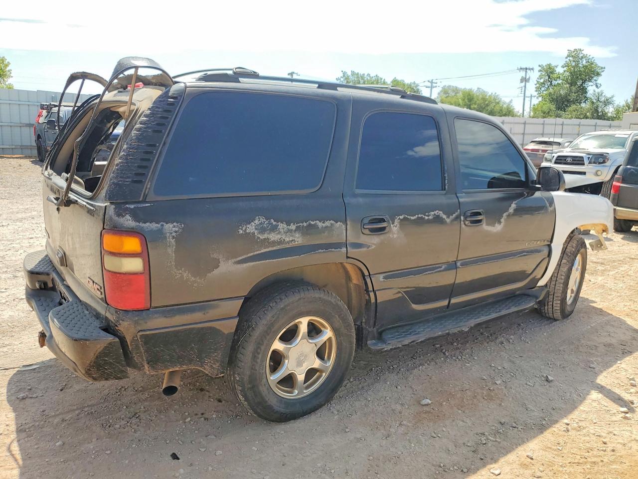 2003 Gmc Yukon Denali Black vin: 1GKEK63U63J165555
