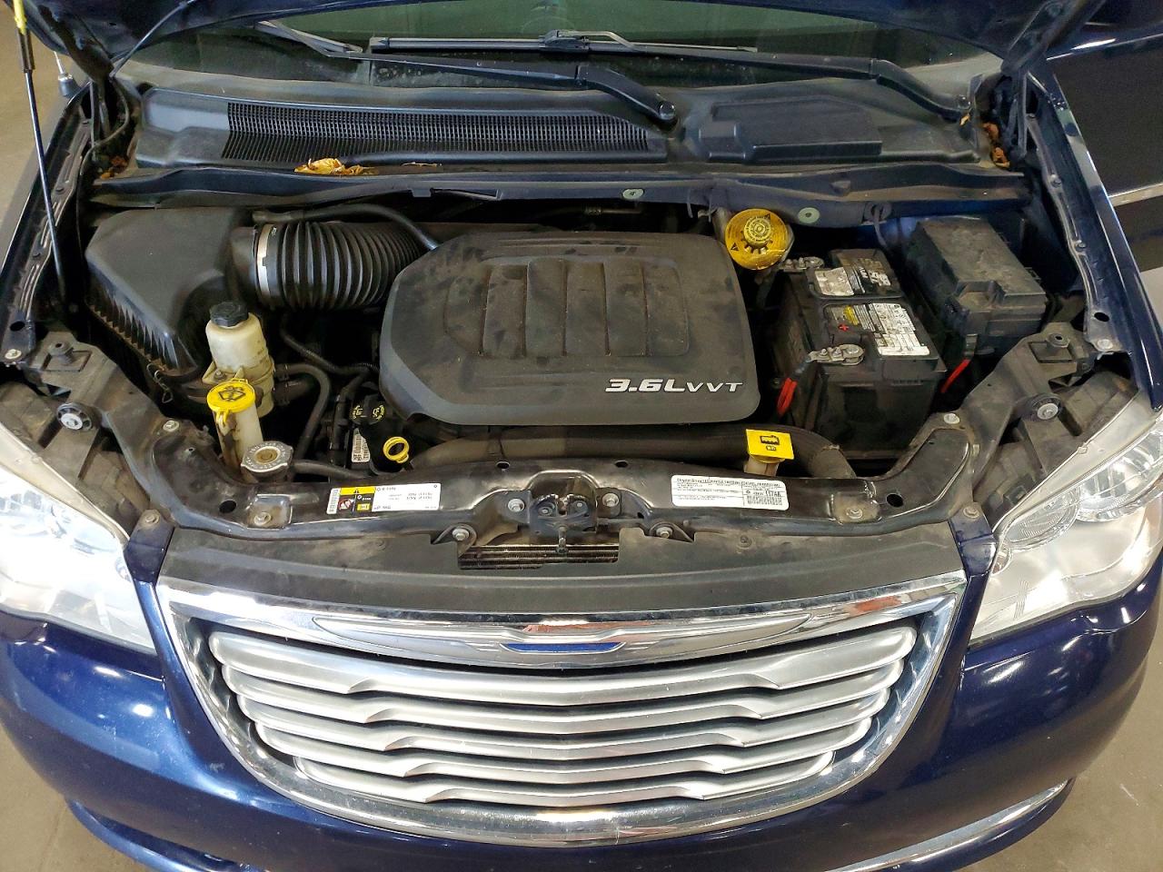 2015 Chrysler Town & Country Touring Blue vin: 2C4RC1BG8FR645153