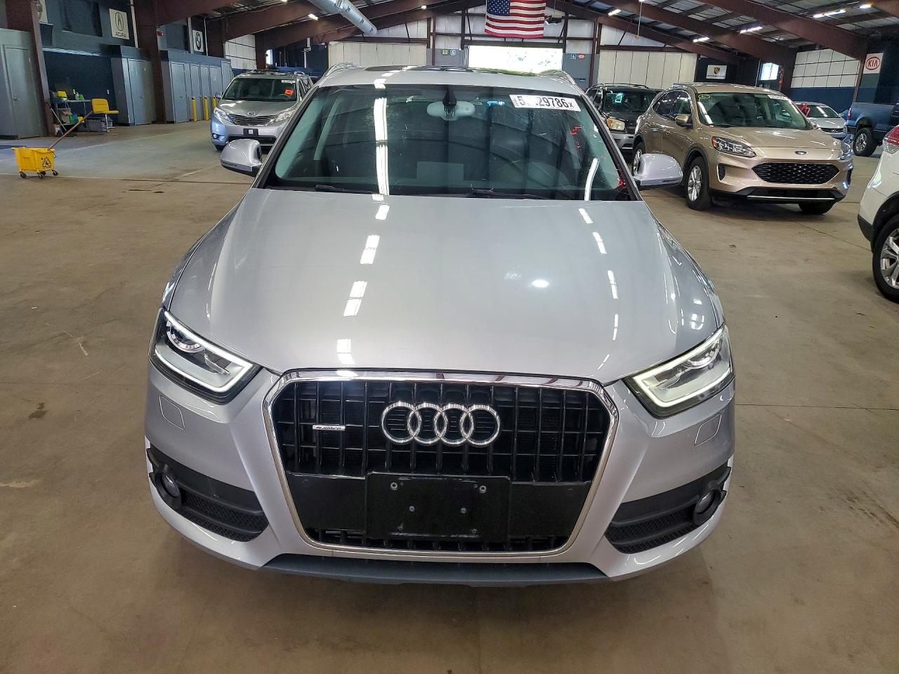2015 Audi Q3 Prestige Silver vin: WA1GFCFSXFR010766