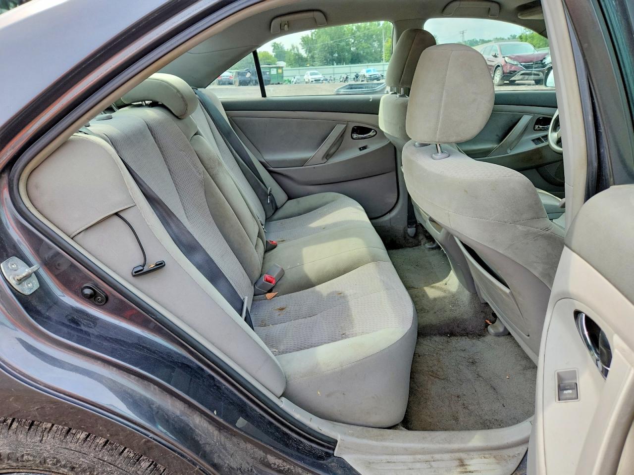 2011 Toyota Camry Le Gray vin: 4T1BF3EK1BU597119
