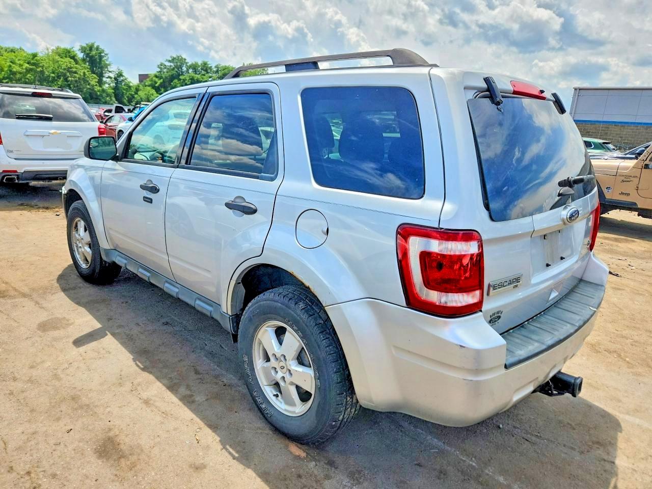 2011 Ford Escape Xlt Серебряный vin: 1FMCU9DG8BKC53471