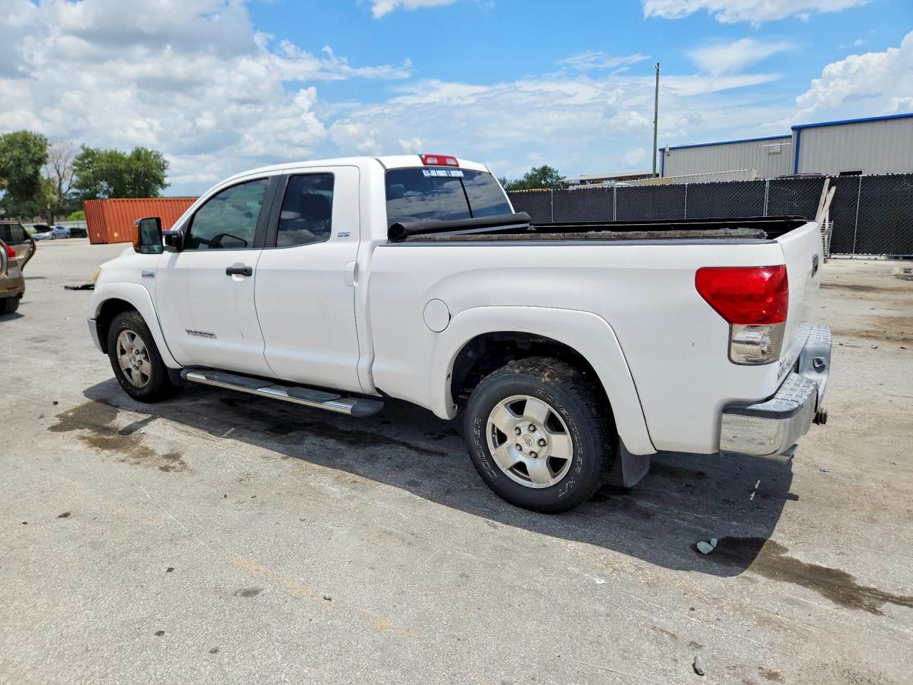 2007 Toyota Tundra Double Cab Sr5 White vin: 5TBRV541X7S471341