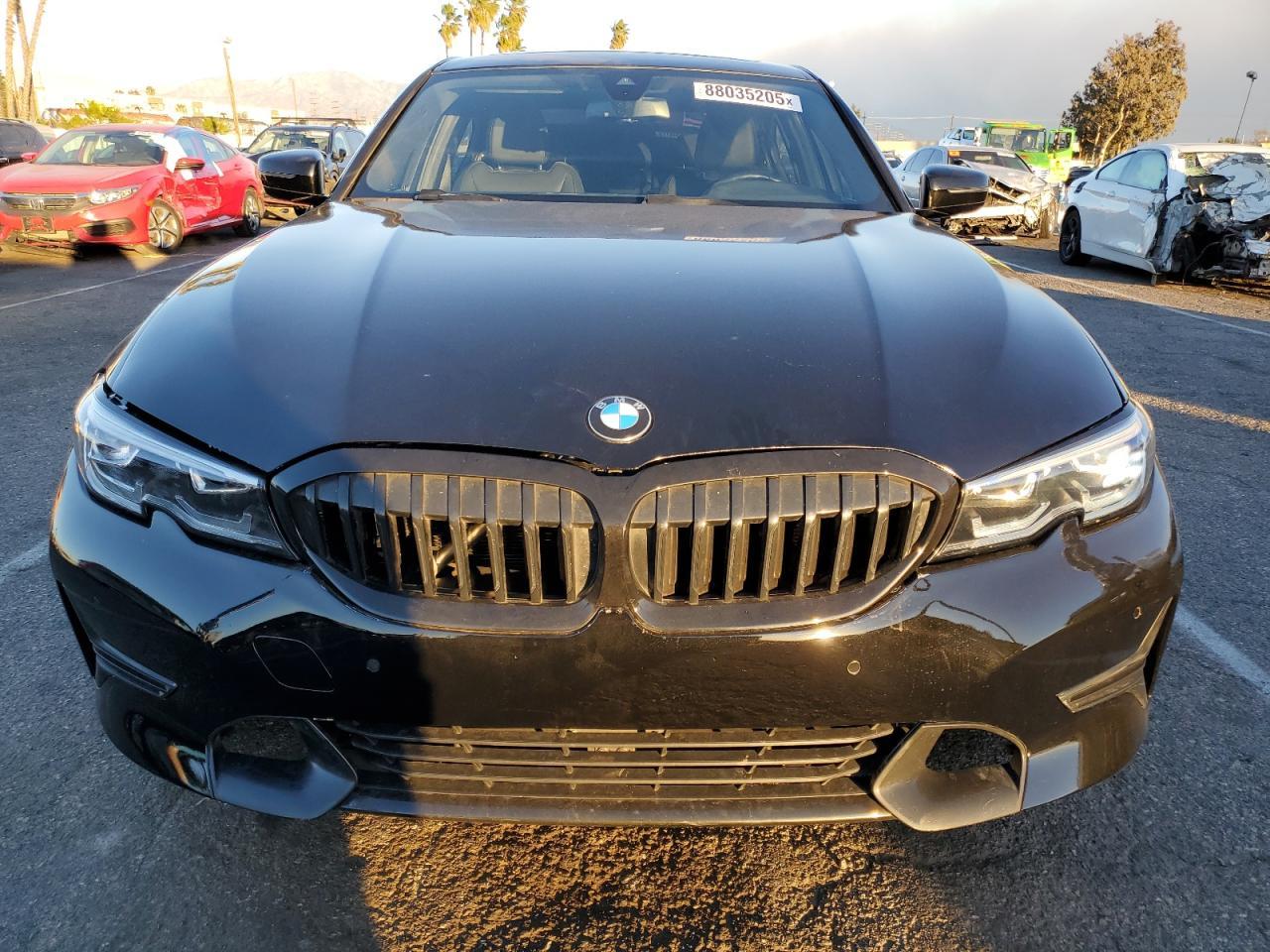2022 Bmw 330i    Black vin: 3MW5R1J04N8C27833