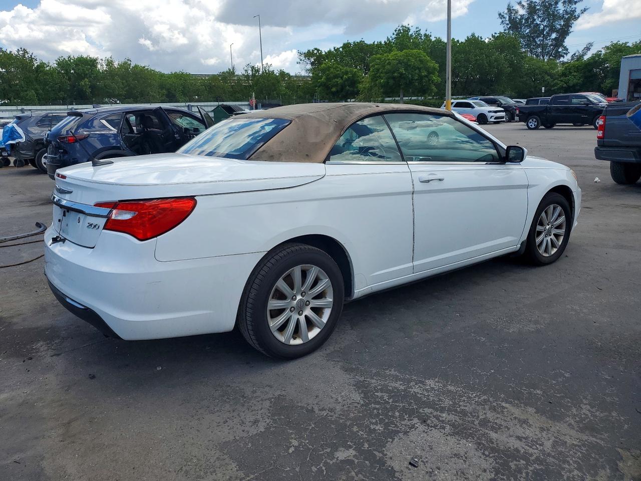 2012 Chrysler 200 Touring White vin: 1C3BCBEB8CN254122