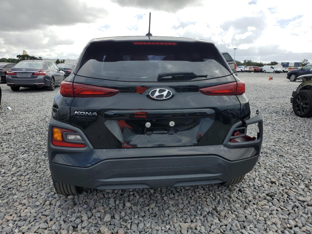 2018 Hyundai Kona Se Черный vin: KM8K12AA5JU186875