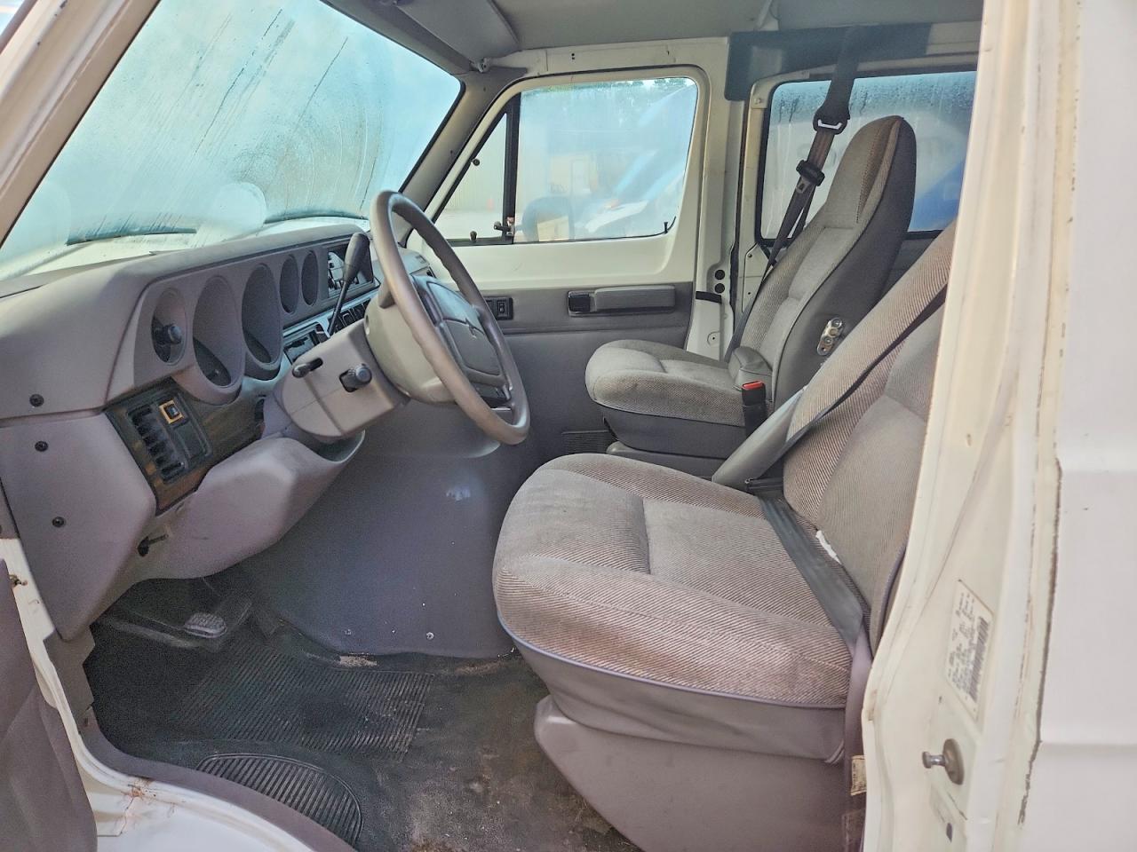 1996 Dodge Ram Van B1500 White vin: 2B7HB11Y3TK171304