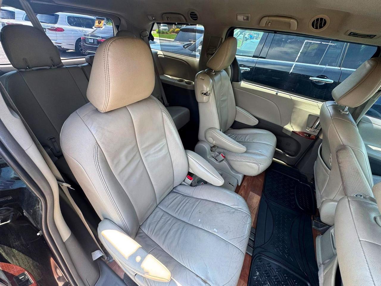 2014 Toyota Sienna Xle 8-passenger Blue vin: 5TDYK3DC0ES443899