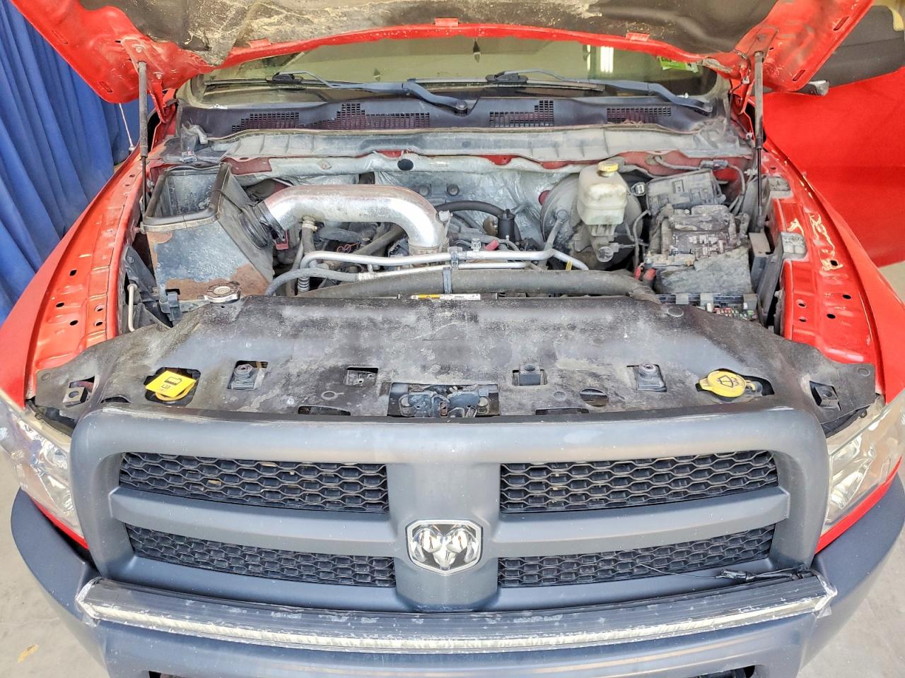 2015 Ram 2500 St Red vin: 3C6TR5CT1FG685742