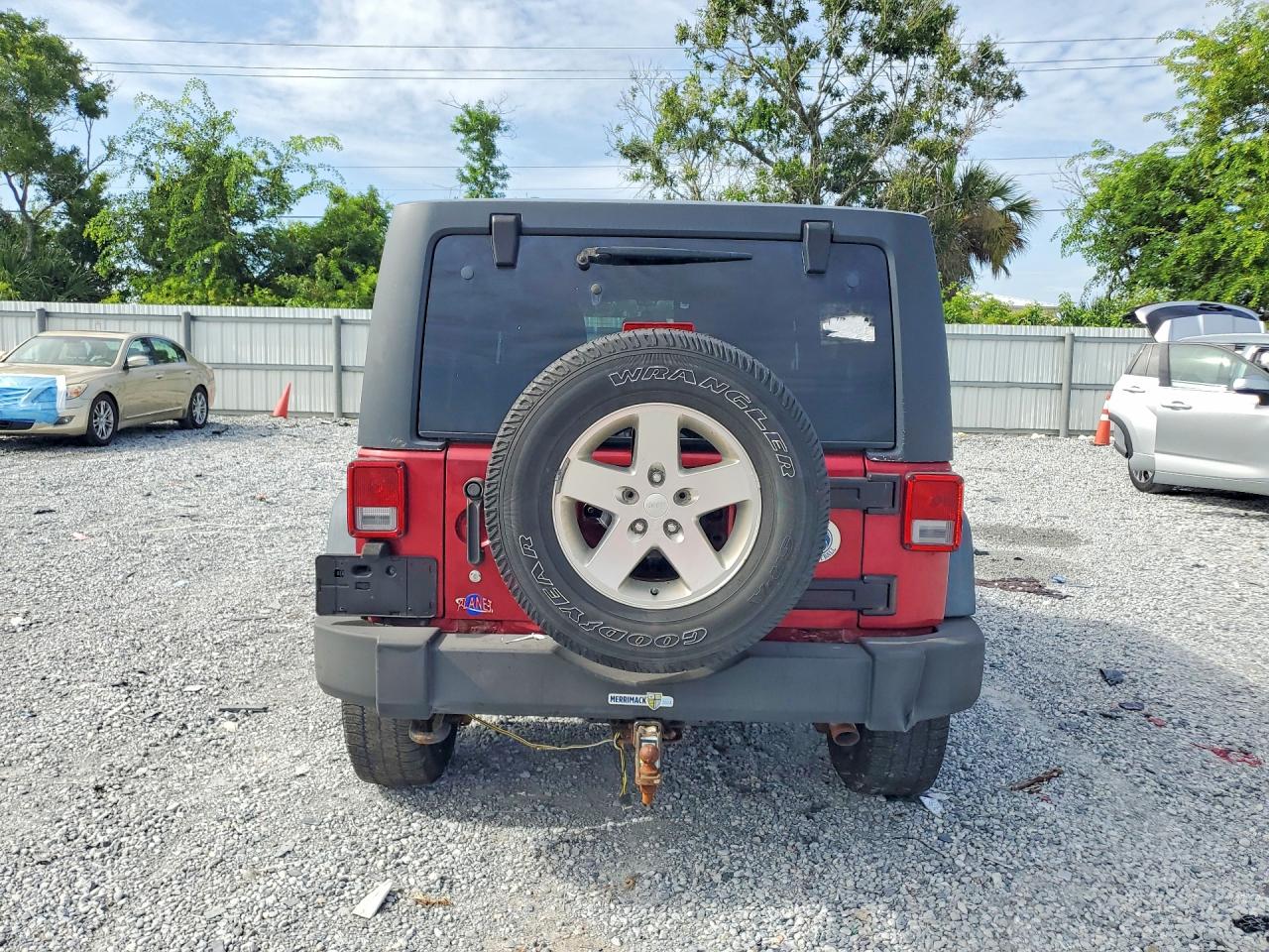2012 Jeep Wrangler Unlimited Sport Burgundy vin: 1C4BJWDG4CL229137