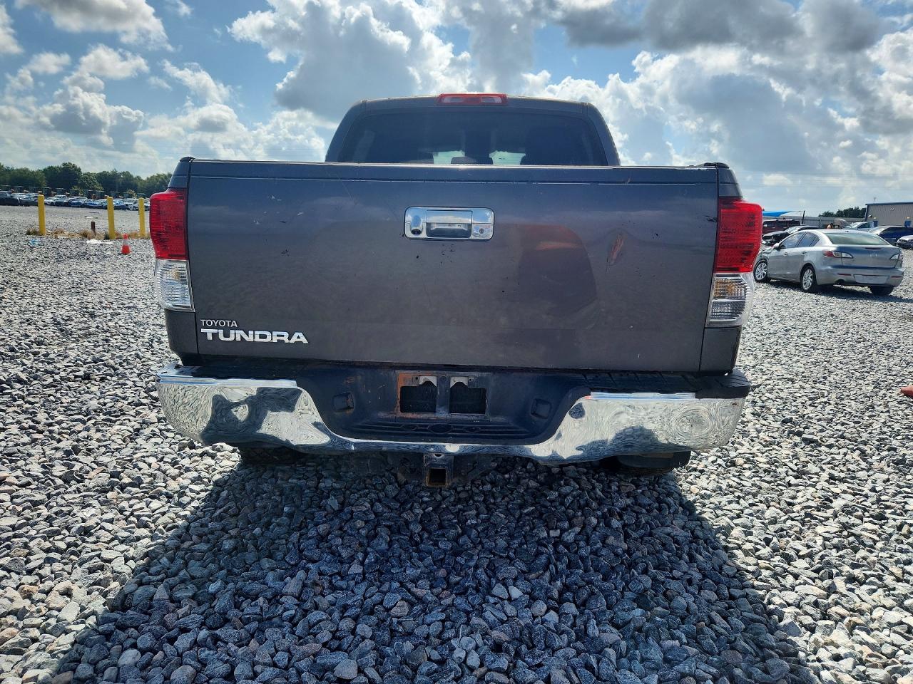 2011 Toyota Tundra Crewmax Sr5 Серый vin: 5TFEY5F14BX114301