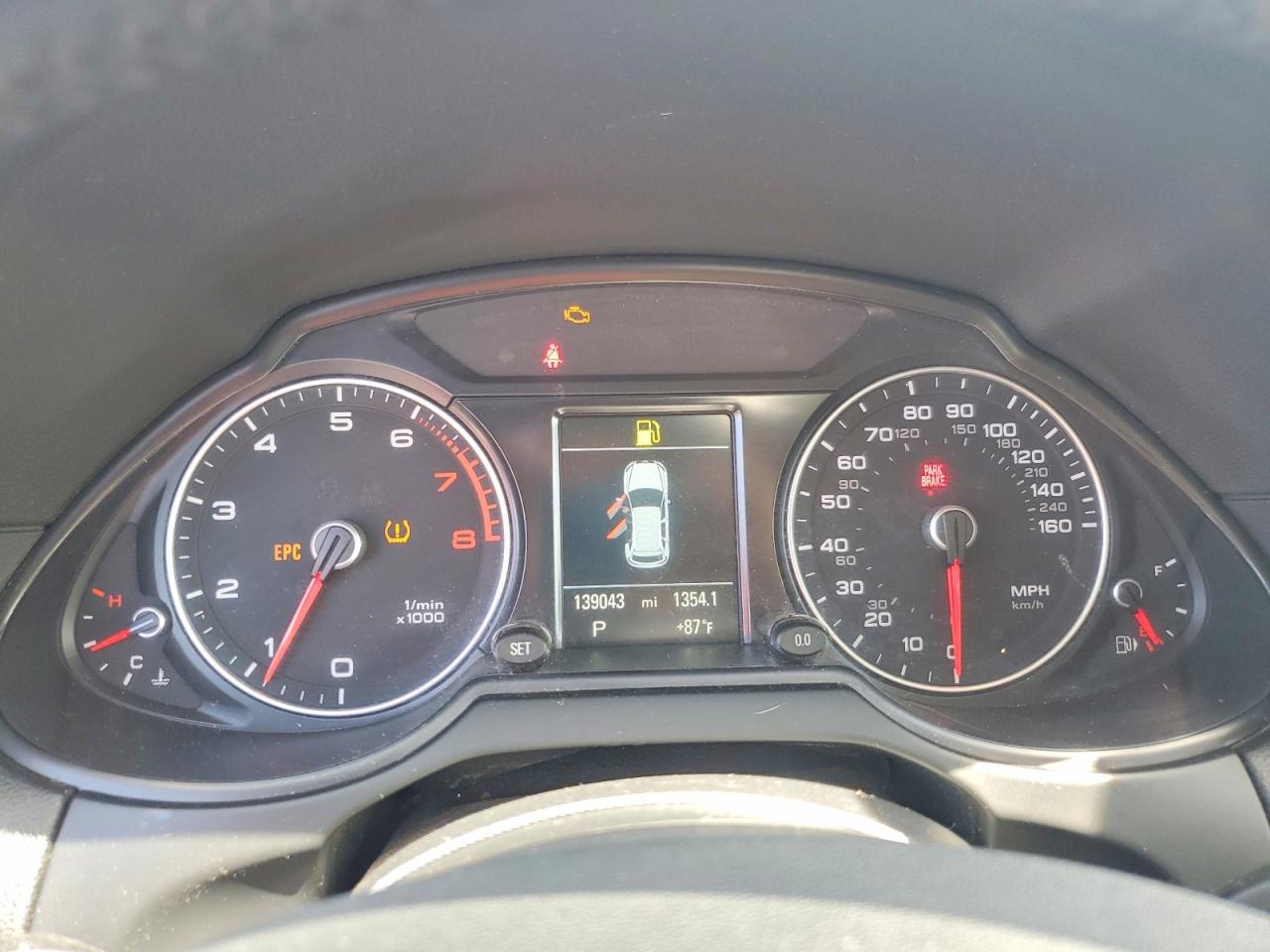 2015 Audi Q5 Premium Plus Белый vin: WA1LFAFP6FA138936