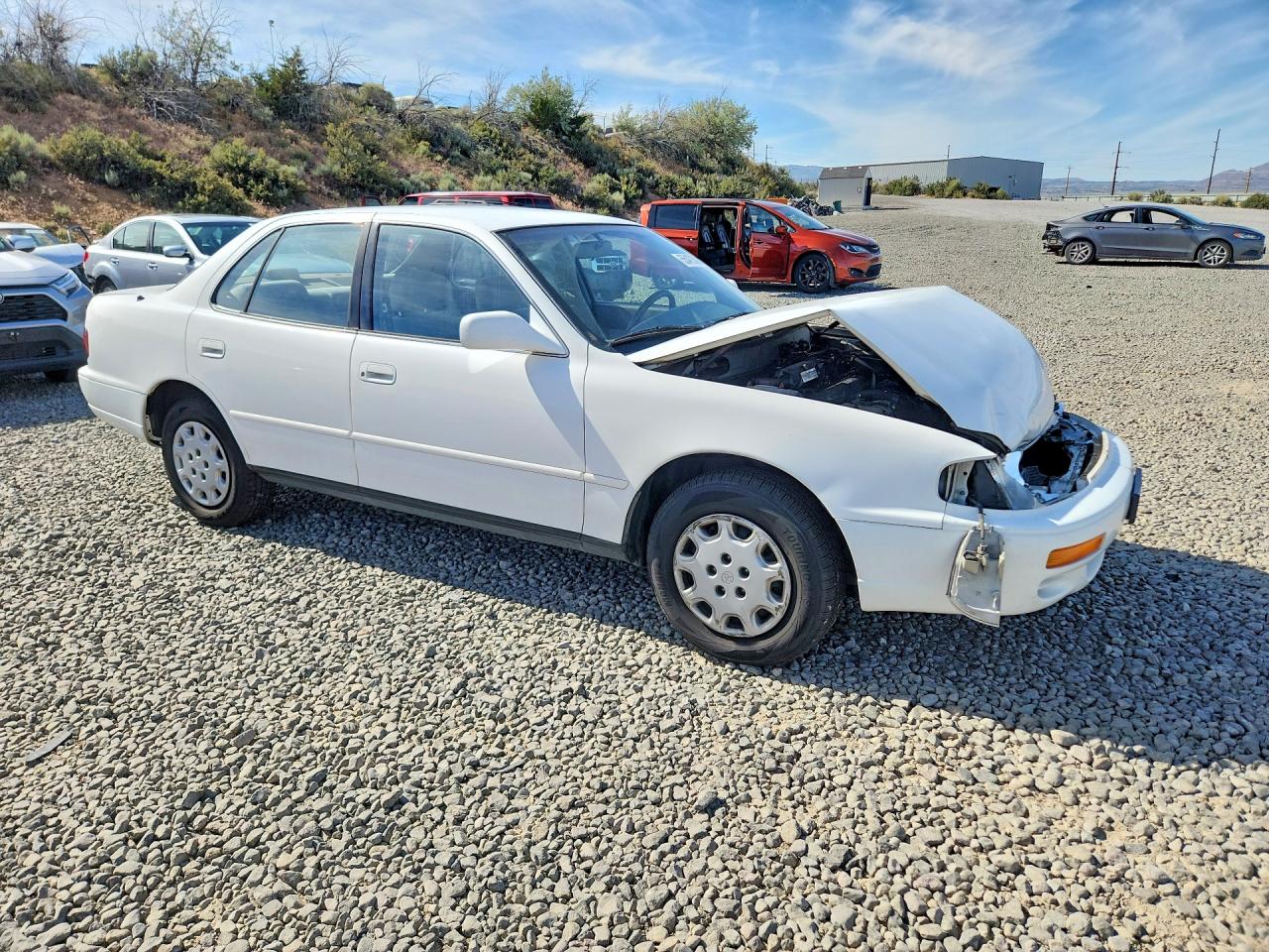 1996 Toyota Camry Le White vin: JT2BG12KXT0346644