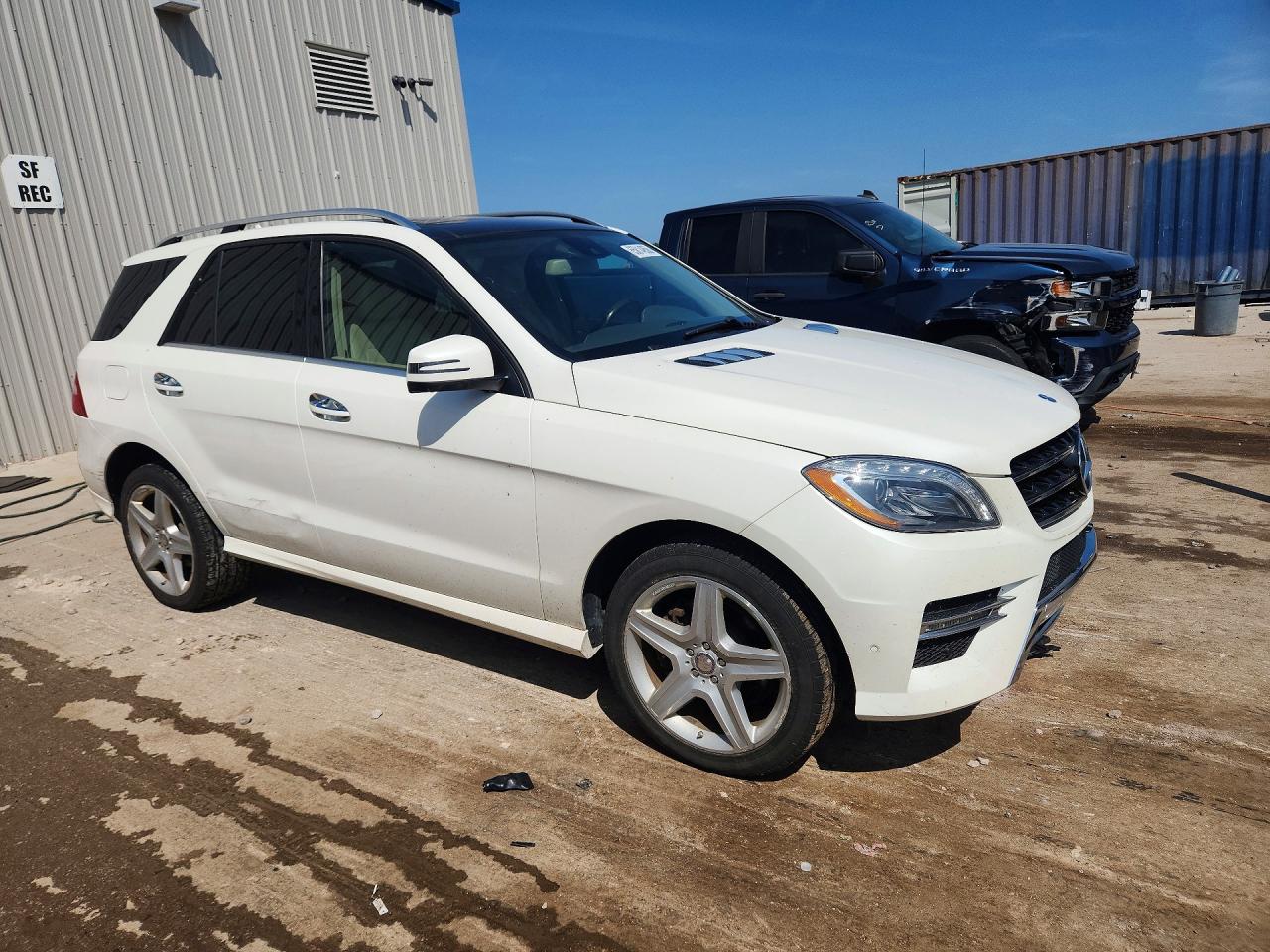 2015 Mercedes-benz Ml 400 4matic Белый vin: 4JGDA5GBXFA475799