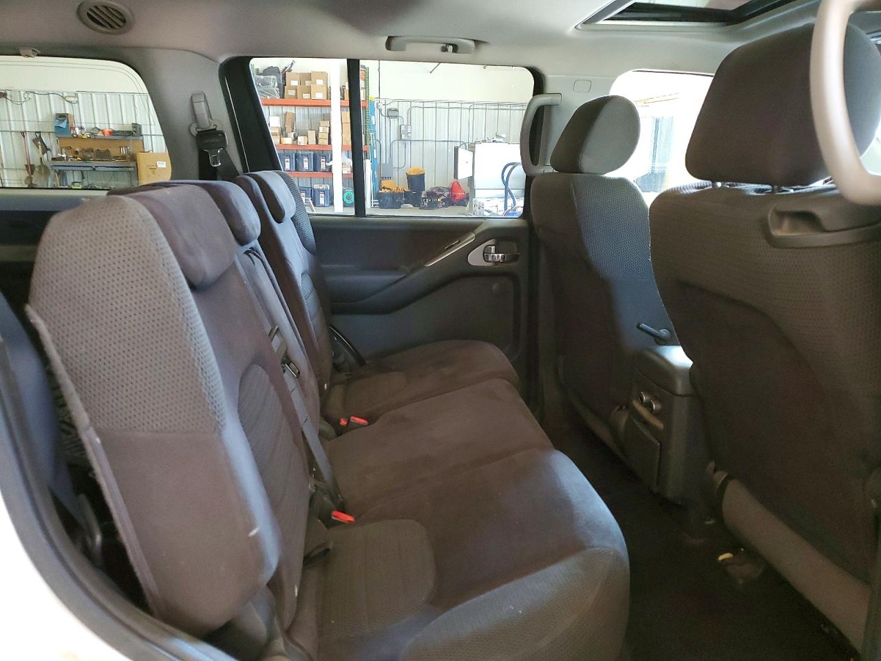 2007 Nissan Pathfinder S White vin: 5N1AR18W77C625153
