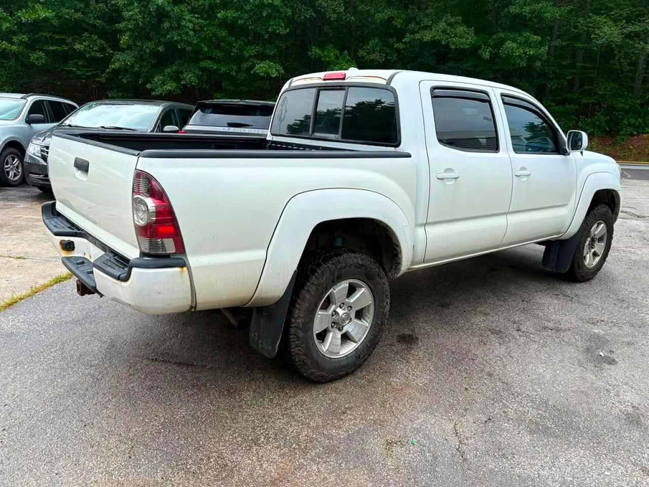 2010 Toyota Tacoma V6 White vin: 3TMLU4EN1AM053821