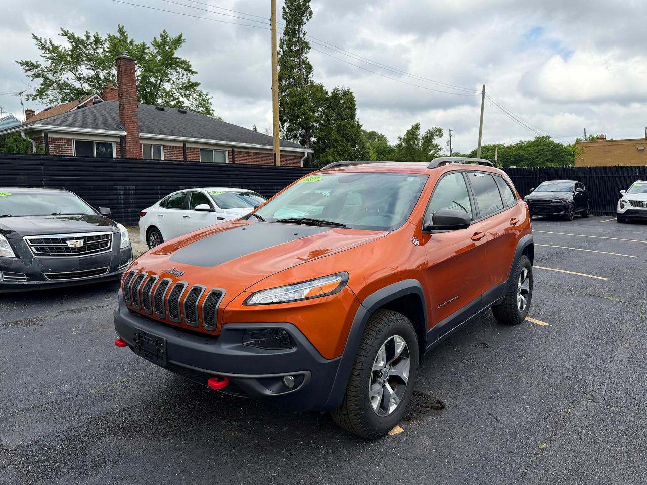2015 Jeep Cherokee Trailhawk Orange vin: 1C4PJMBS8FW545113