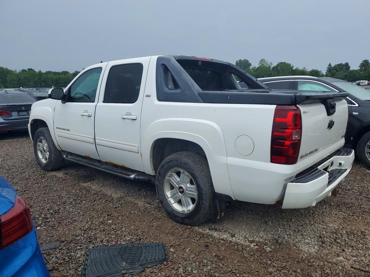 2010 Chevrolet Avalanche Lt White vin: 3GNVKFE08AG238677