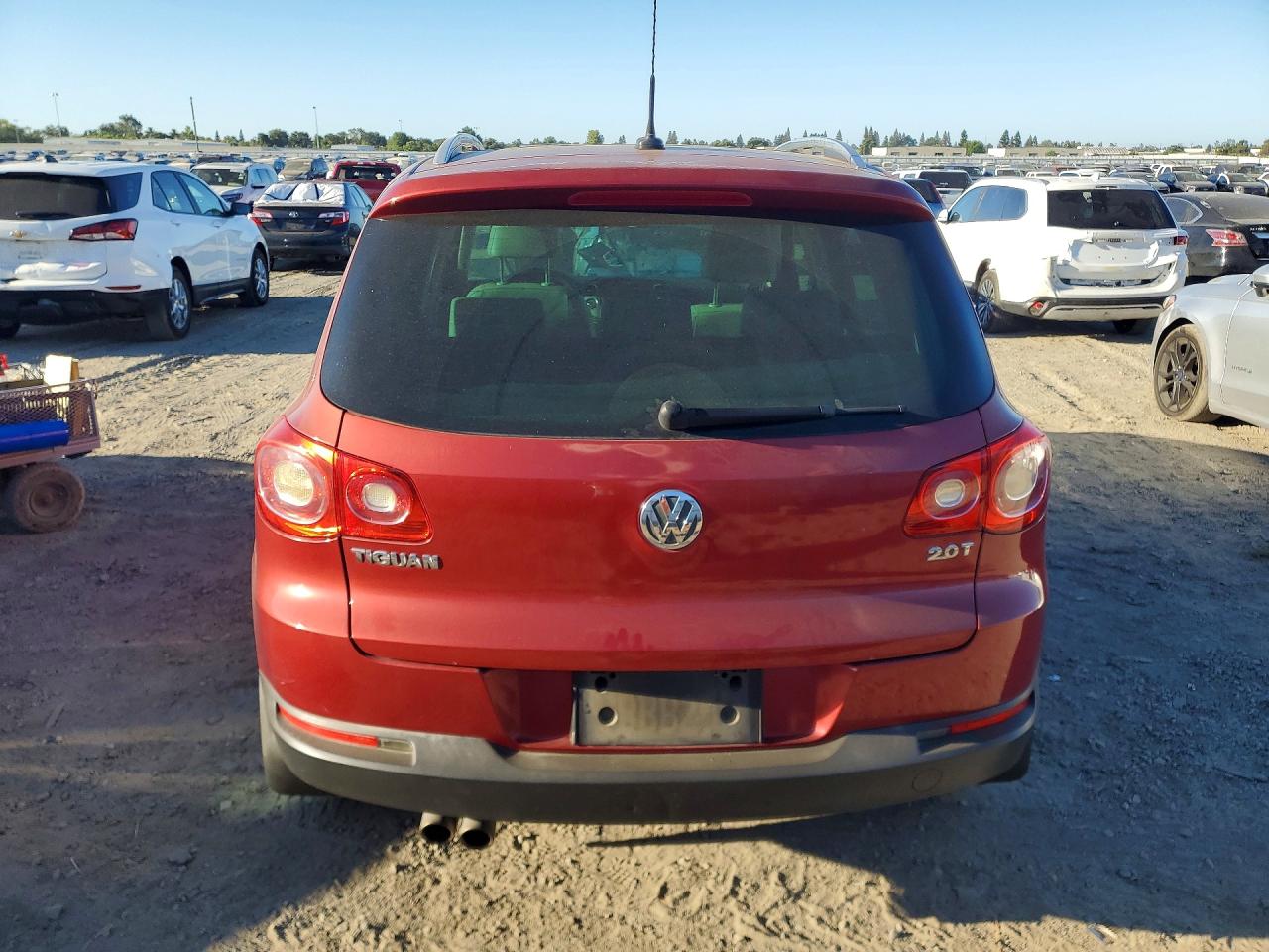 2010 Volkswagen Tiguan S Red vin: WVGAV7AX4AW002306