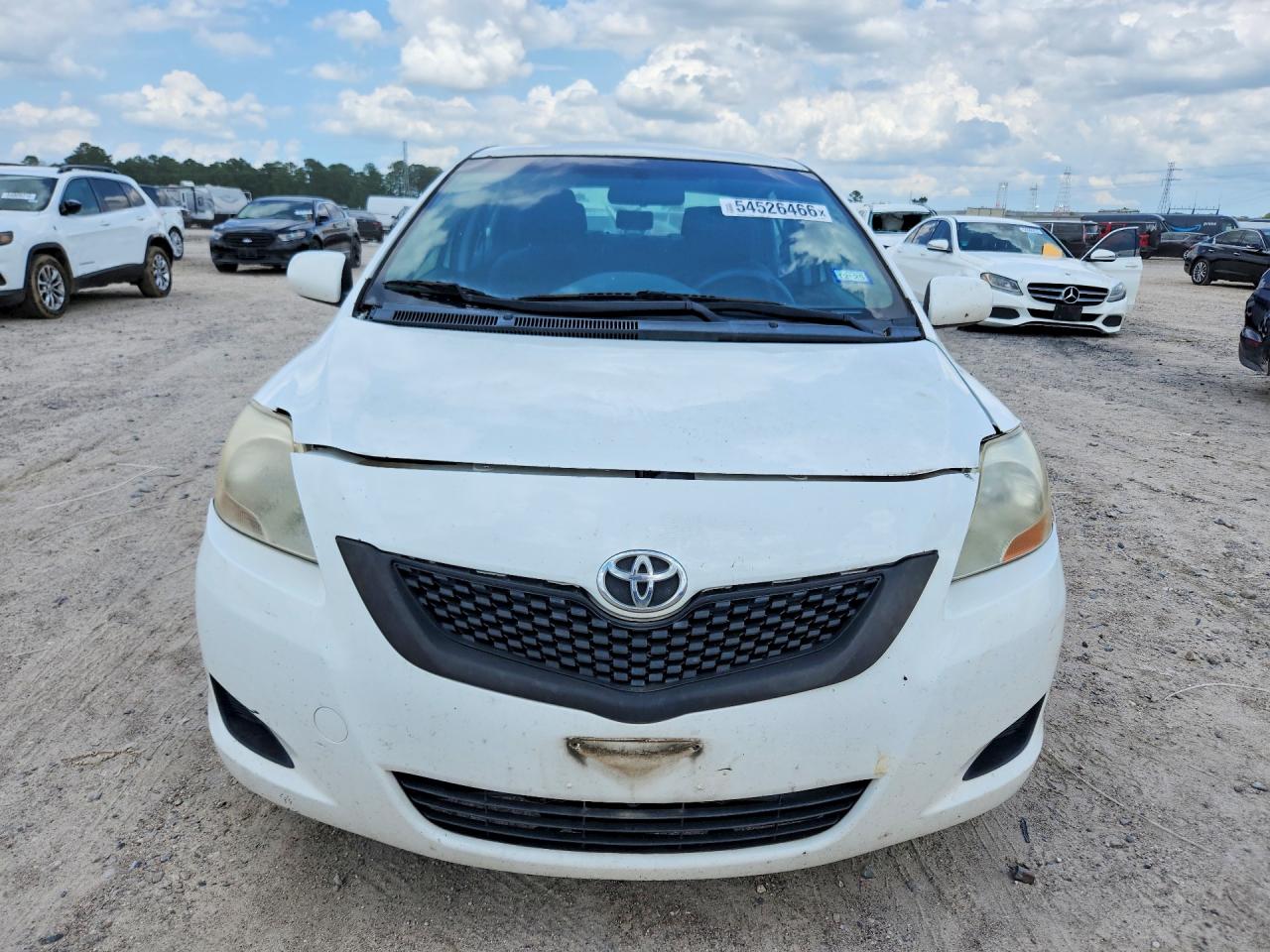 2012 Toyota Yaris Fleet White vin: JTDBT4K37CL023907
