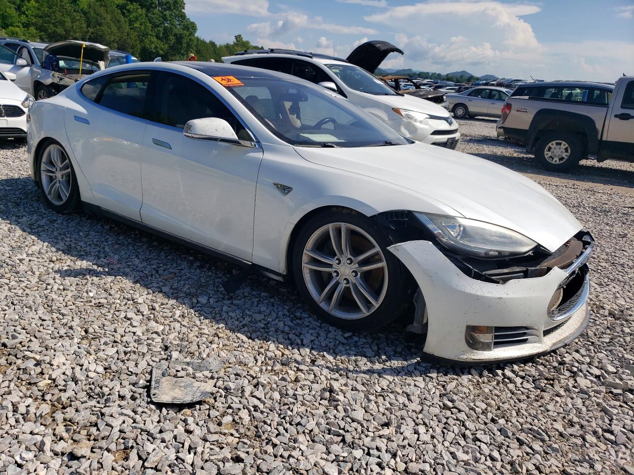 2013 Tesla Model S White vin: 5YJSA1DP7DFP06103