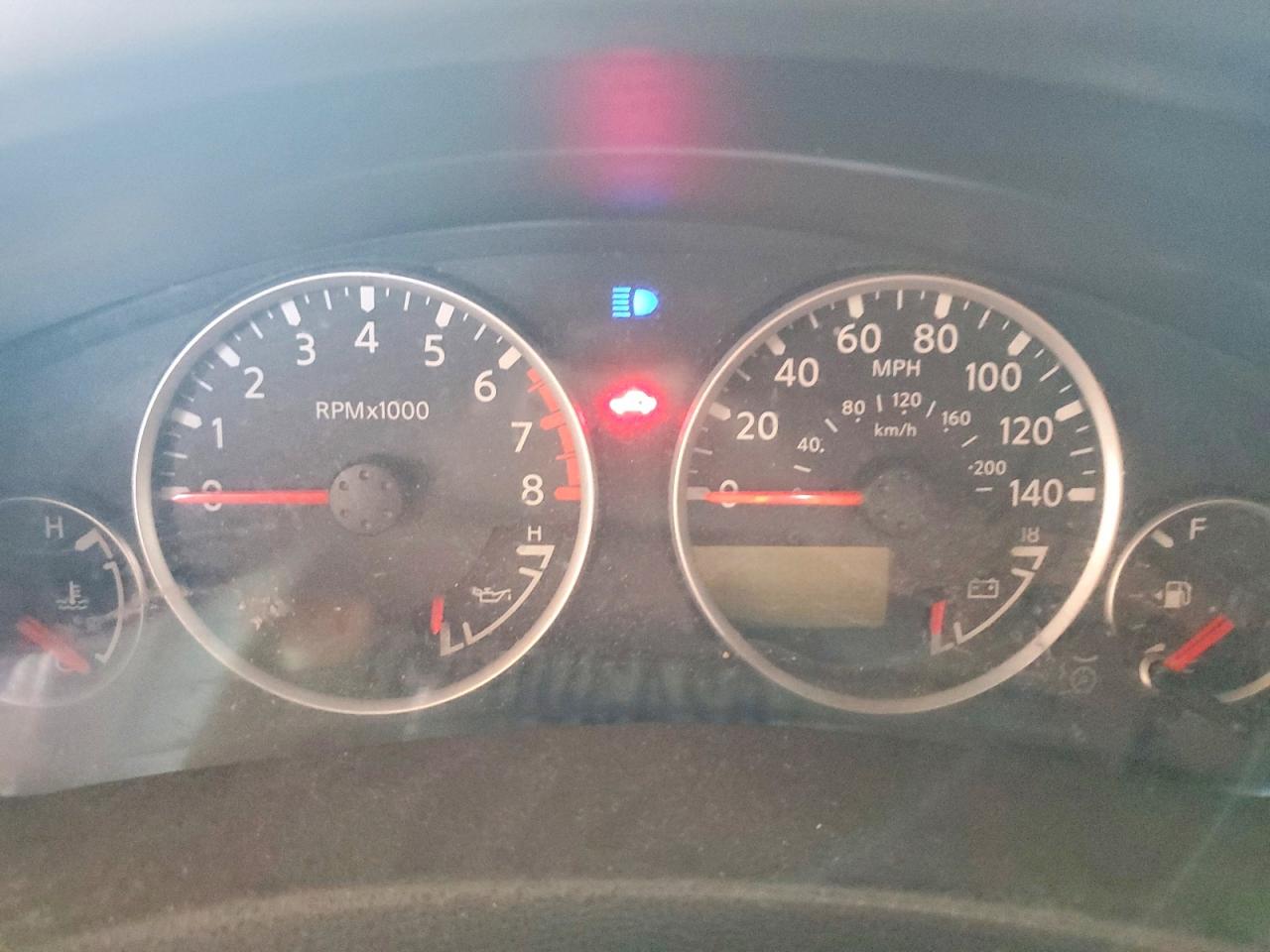 2005 Nissan Pathfinder Xe White vin: 5N1AR18U35C714200