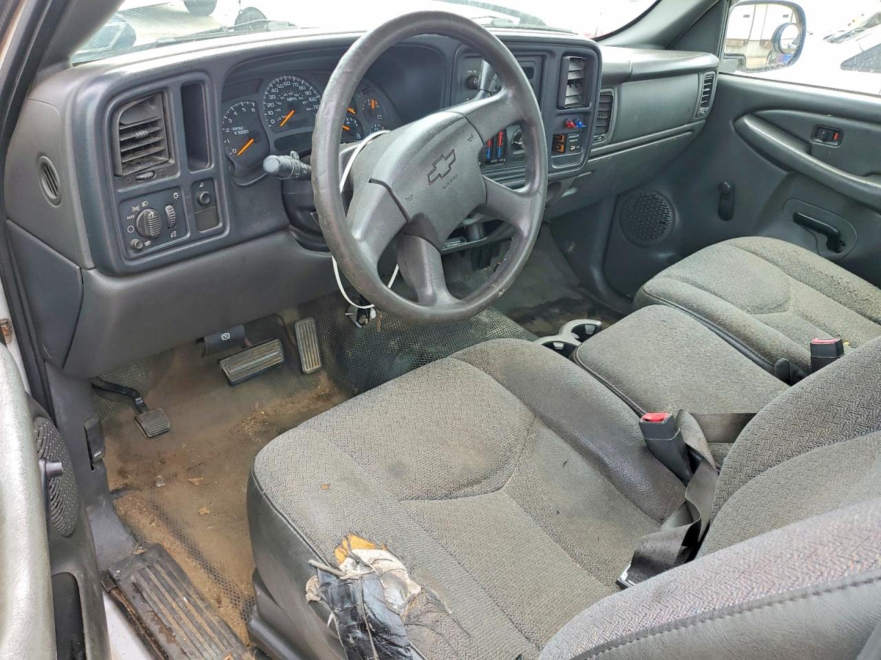 2004 Chevrolet Silverado C1500 White vin: 1GCEC14X54Z105953
