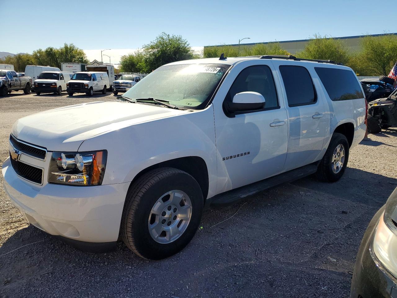 2010 Chevrolet Suburban C1500 Ls White vin: 1GNUCHE02AR172048