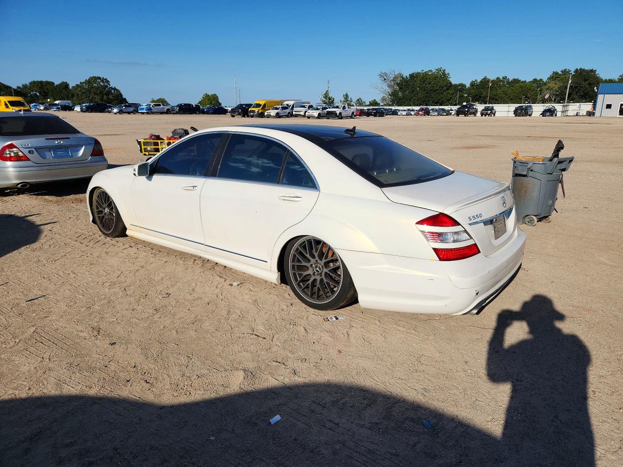 2008 Mercedes-benz S 550 White vin: WDDNG71X68A225122