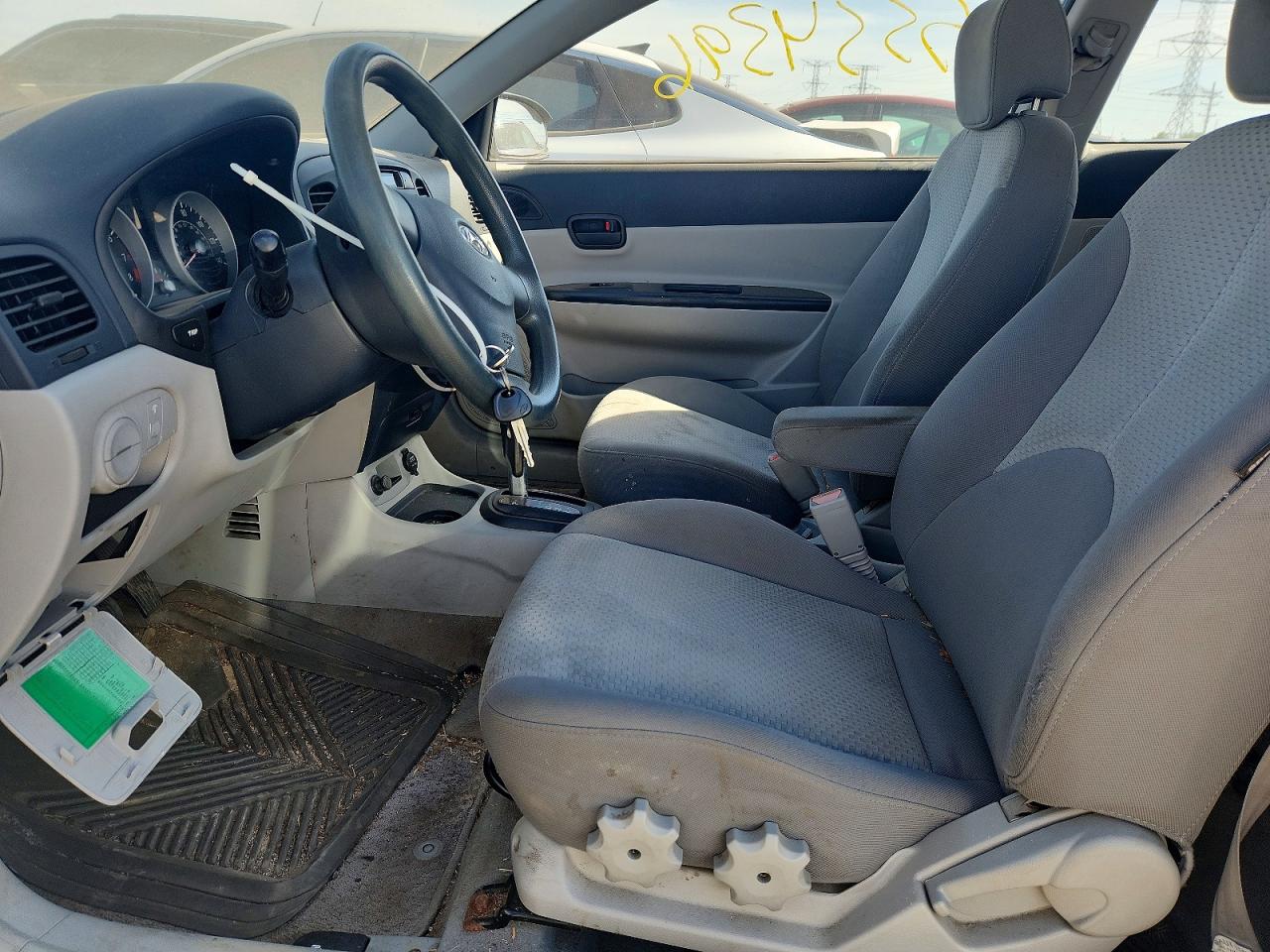 2007 Hyundai Accent Gs Белый vin: KMHCM36C37U021296