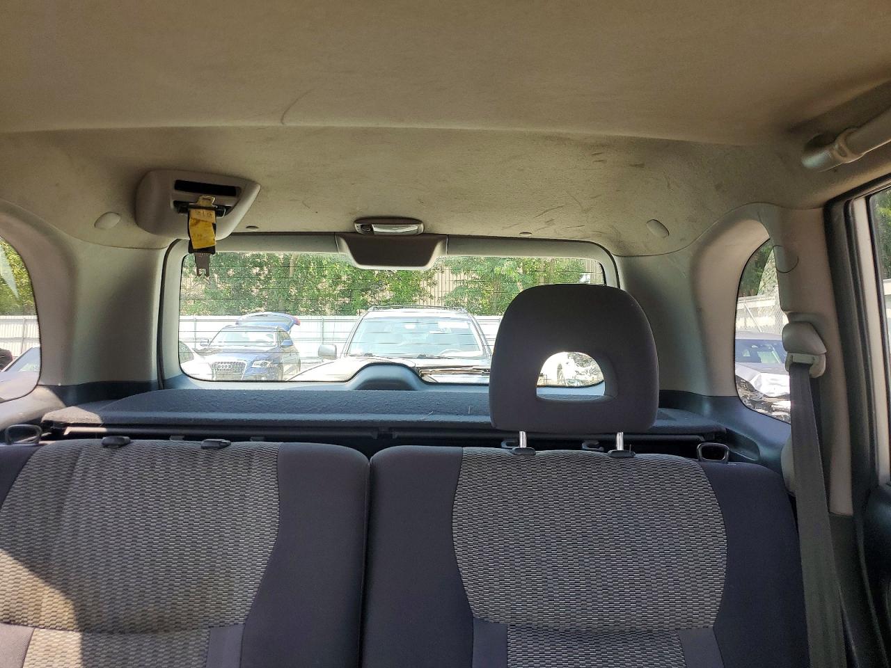 2005 Toyota Rav4 Base Silver vin: JTEGD20V650049068