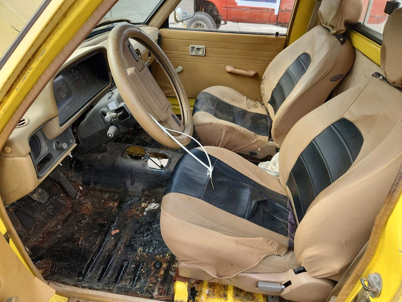 1979 Toyota Truck Yellow vin: RN4701394