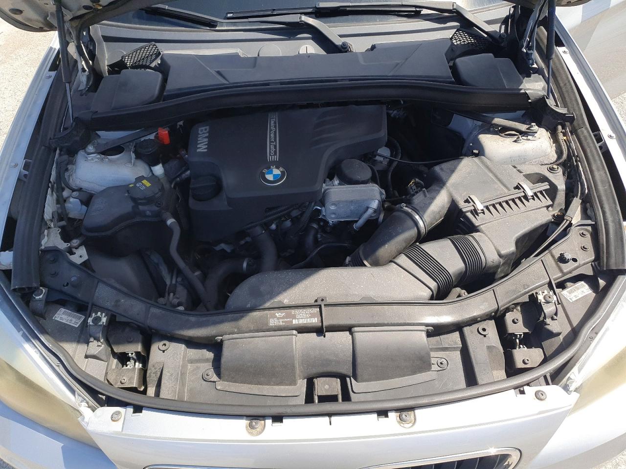 2015 Bmw X1 Sdrive28i Silver vin: WBAVM1C54FV316422