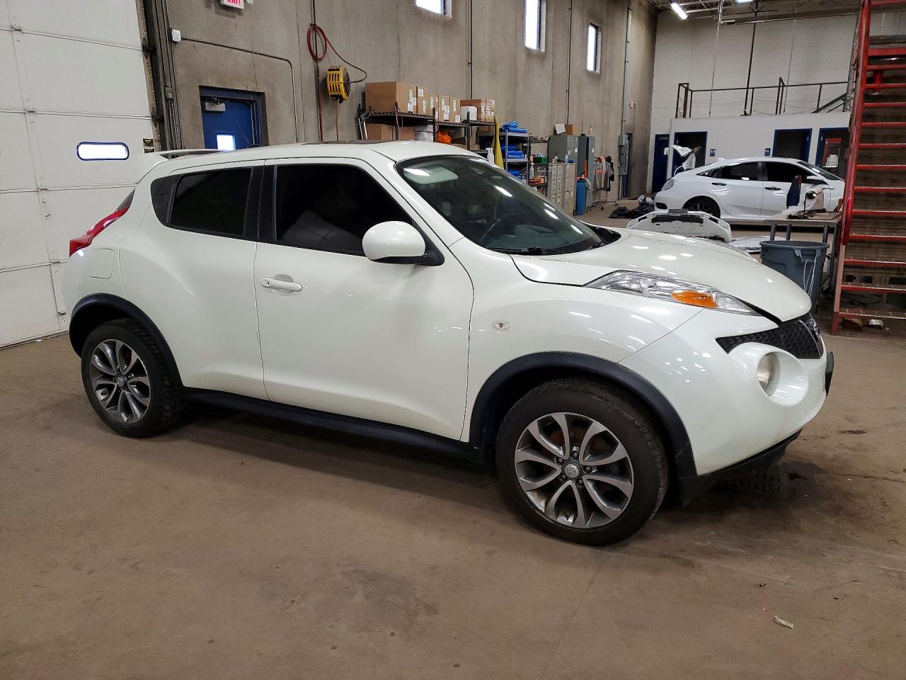 2011 Nissan Juke S White vin: JN8AF5MR5BT005418