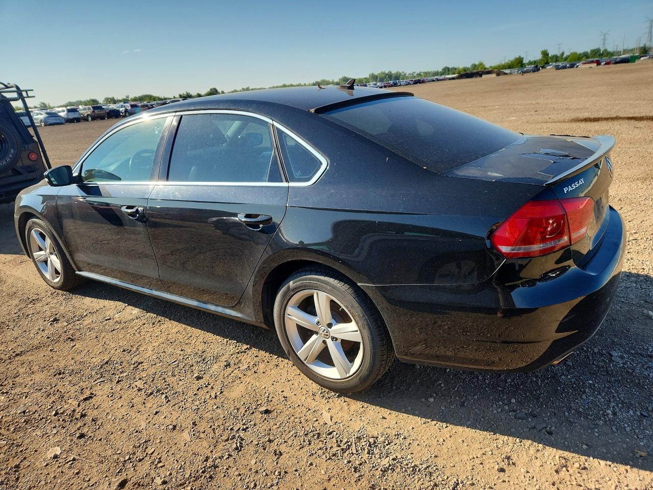 2013 Volkswagen Passat Se Black vin: 1VWBP7A3XDC139866