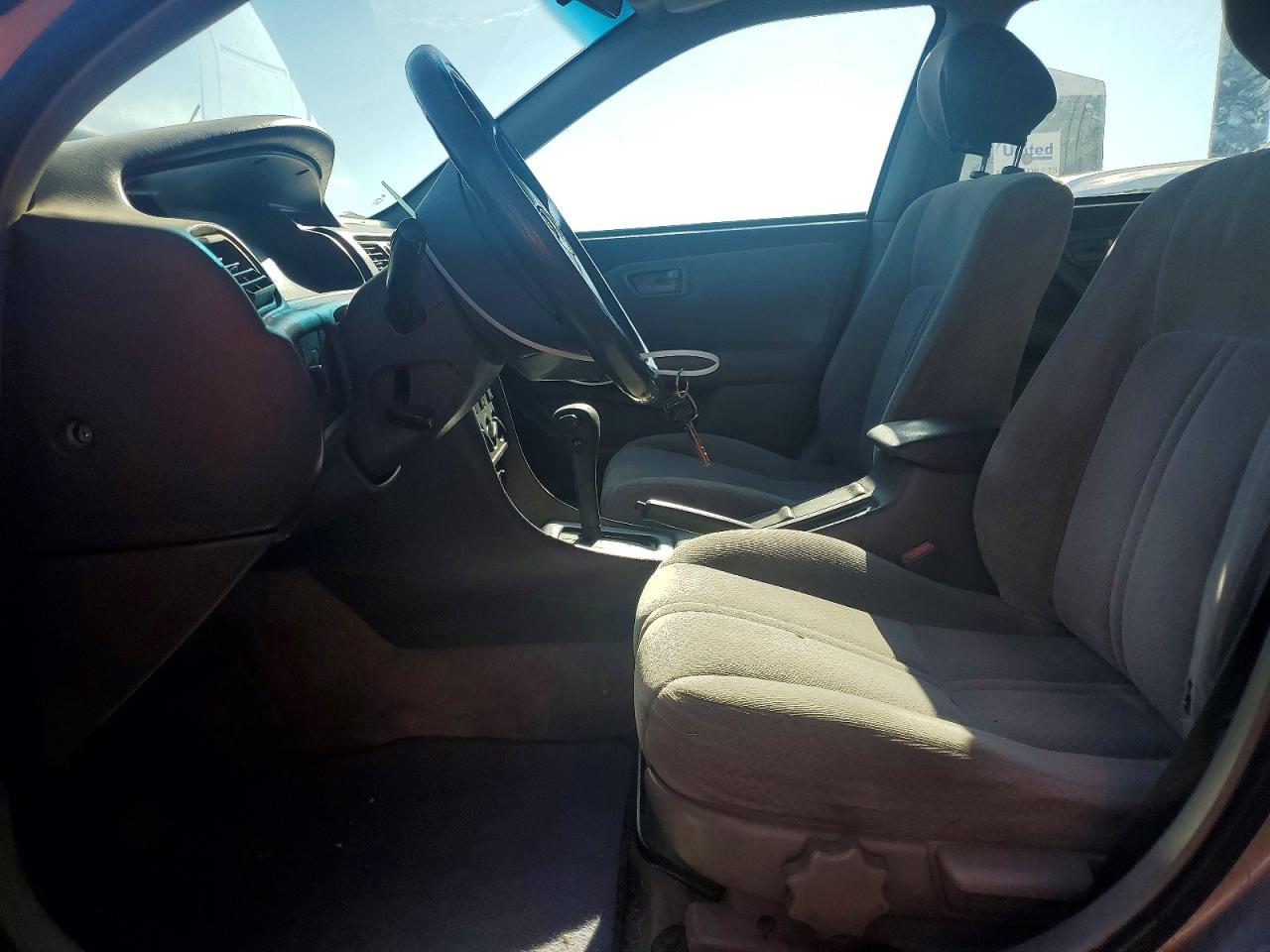 2000 Toyota Camry Le Silver vin: 4T1BG22K4YU694576